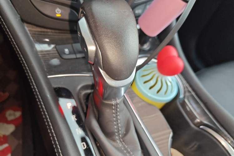 Used Buick Envision 2018 20T Two-Wheel-Drive Elite Model Gear Lever