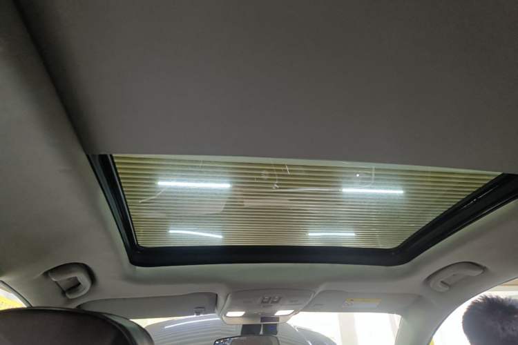 Used Buick Envision 2018 20T Two-Wheel-Drive Elite Model Headliner