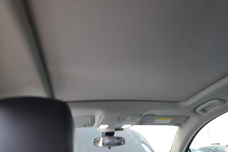 Used Buick Envision 2018 20T Two-Wheel-Drive Elite Model Headliner