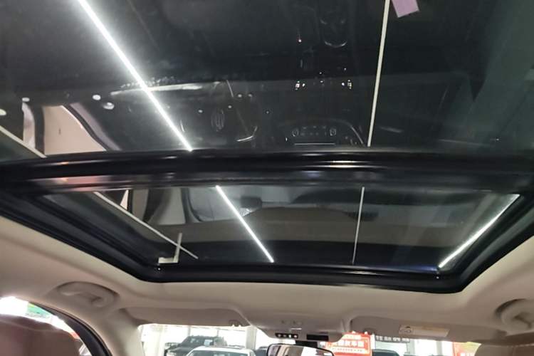 Used Buick Envision 2018 20T Two-Wheel Drive Luxury Model Headliner