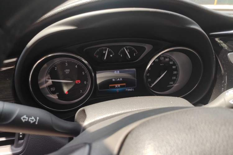 Used Buick Envision 2018 20T Two-Wheel-Drive Elite Model Instrument Cluster
