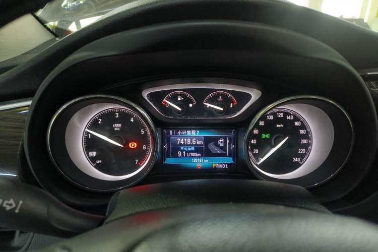 Used Buick Envision 2018 20T Two-Wheel-Drive Elite Model Instrument Cluster