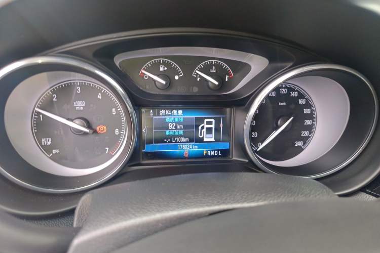 Used Buick Envision 2018 20T Two-Wheel-Drive Elite Model Instrument Cluster
