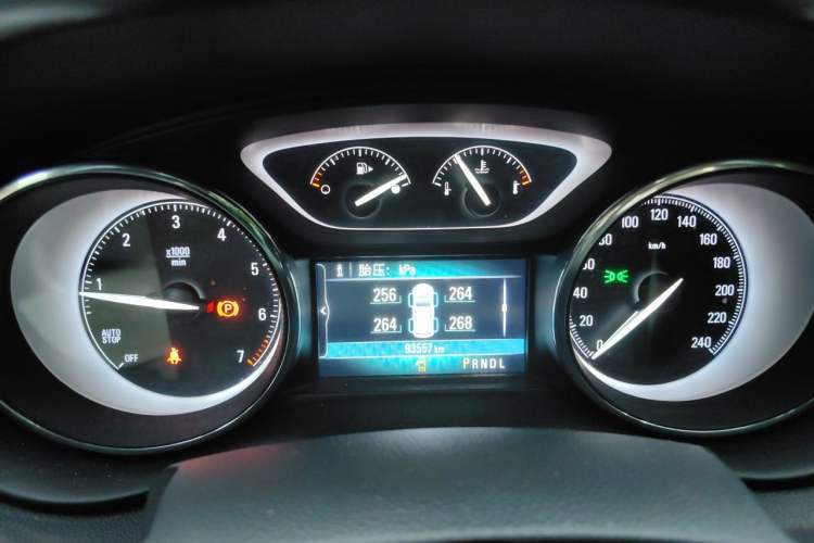 Used Buick Envision 2018 20T Two-Wheel-Drive Elite Model Instrument Cluster