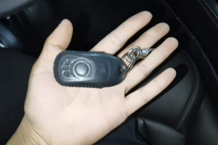 Used Buick Envision 2018 20T Two-Wheel-Drive Elite Model Interior 1