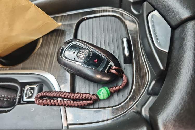 Used Buick Envision 2018 20T Two-Wheel-Drive Elite Model Interior 1