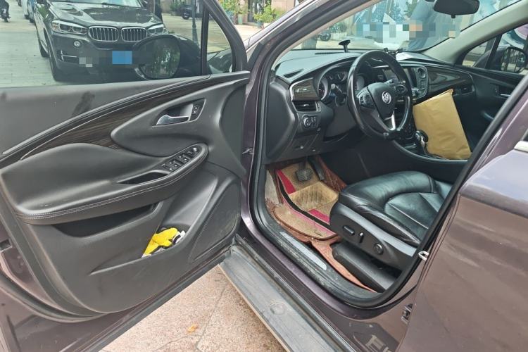 Used Buick Envision 2018 20T Two-Wheel-Drive Elite Model Interior 3