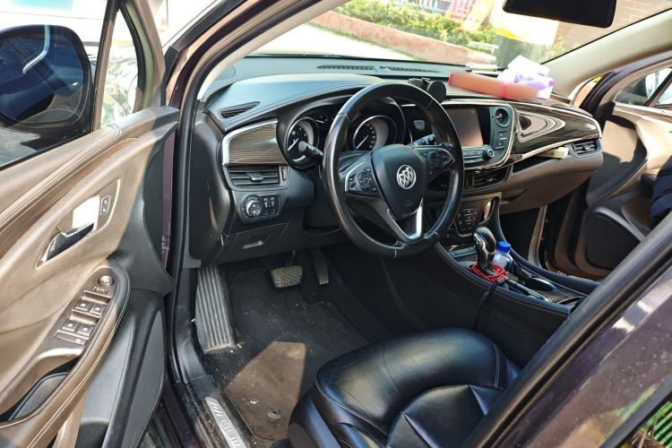 Used Buick Envision 2018 20T Two-Wheel-Drive Elite Model Interior 3