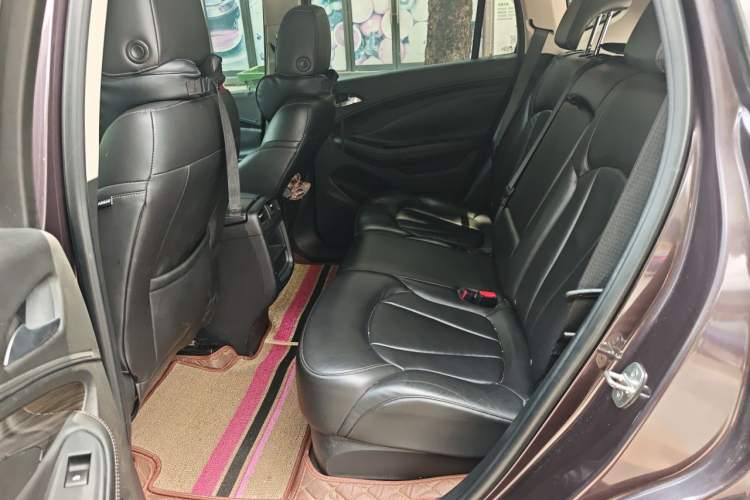 Used Buick Envision 2018 20T Two-Wheel-Drive Elite Model Interior 4