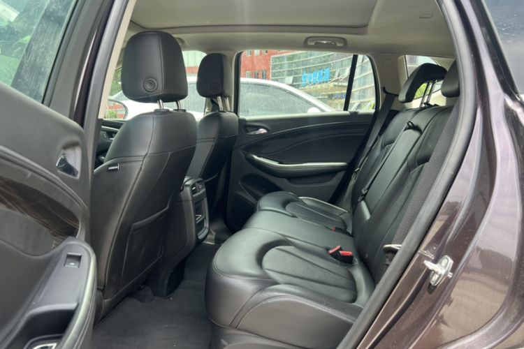 Used Buick Envision 2018 20T Two-Wheel-Drive Elite Model Interior 6