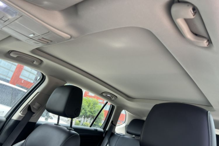 Used Buick Envision 2018 20T Two-Wheel-Drive Elite Model Interior 7