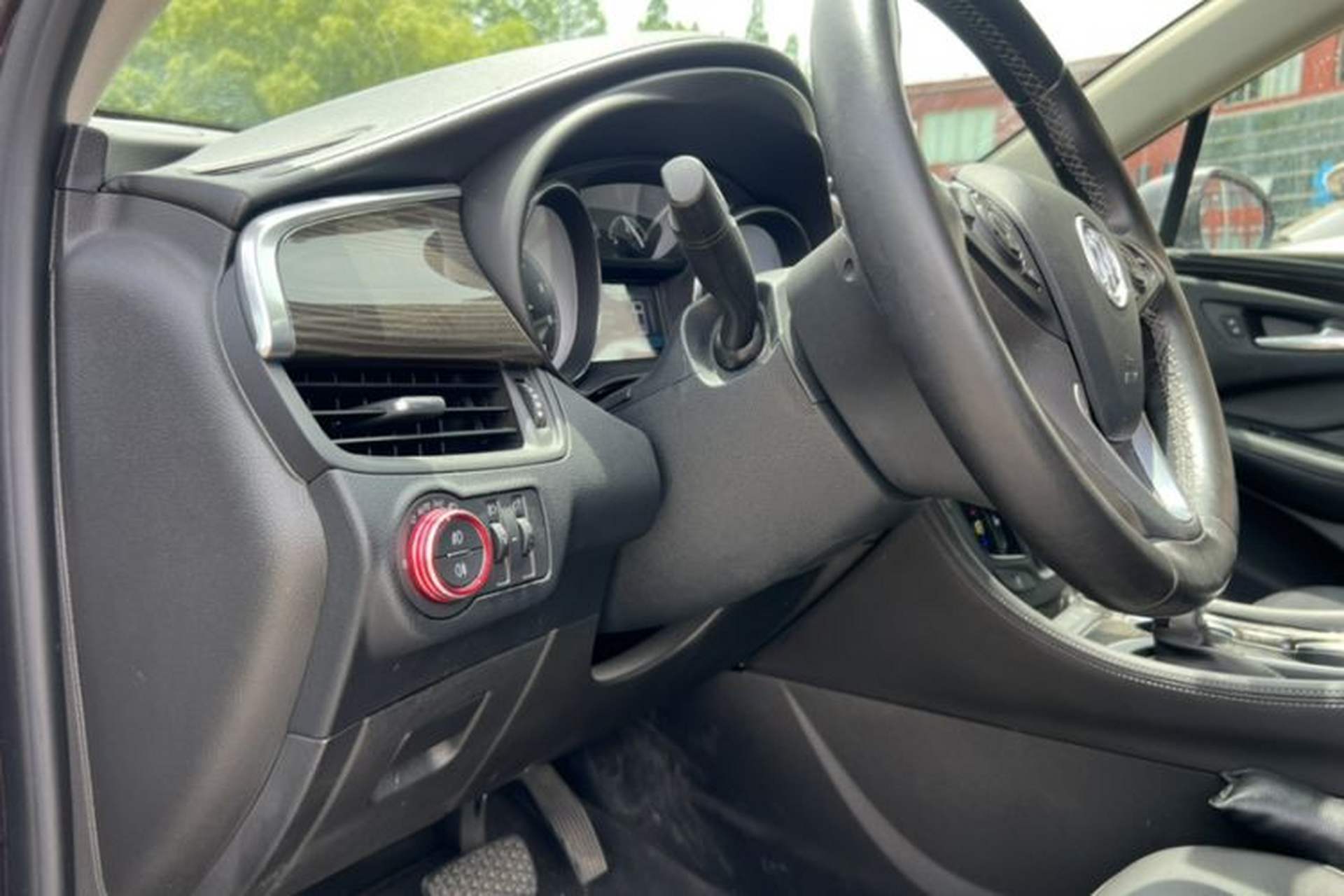 Used Buick Envision 2018 20T Two-Wheel-Drive Elite Model Interior 8