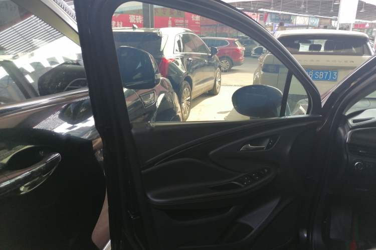 Used Buick Envision 2018 20T Two-Wheel-Drive Leading Model Left Front Door Interior