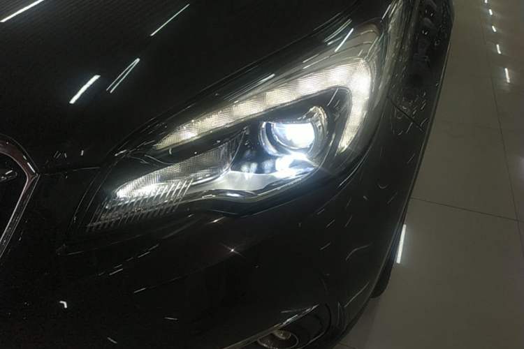 Used Buick Envision 2018 28T Four-Wheel Drive Elite Version Left Front Headlight