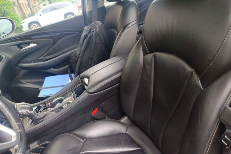 Used Buick Envision 2018 20T Two-Wheel-Drive Elite Model Left Front Seat