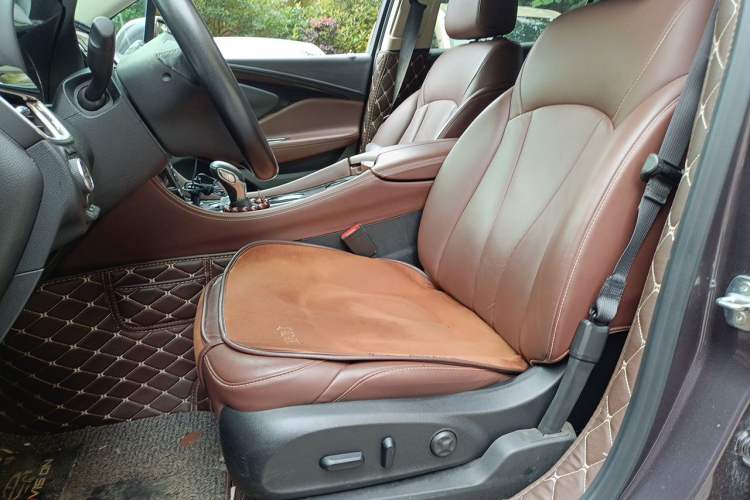 Used Buick Envision 2018 28T Four-Wheel Drive Luxury Model Left Front Seat