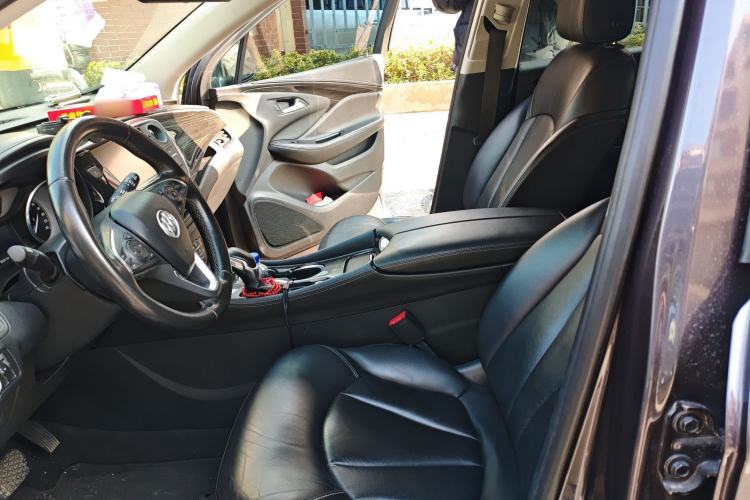 Used Buick Envision 2018 20T Two-Wheel-Drive Elite Model Left Front Seat