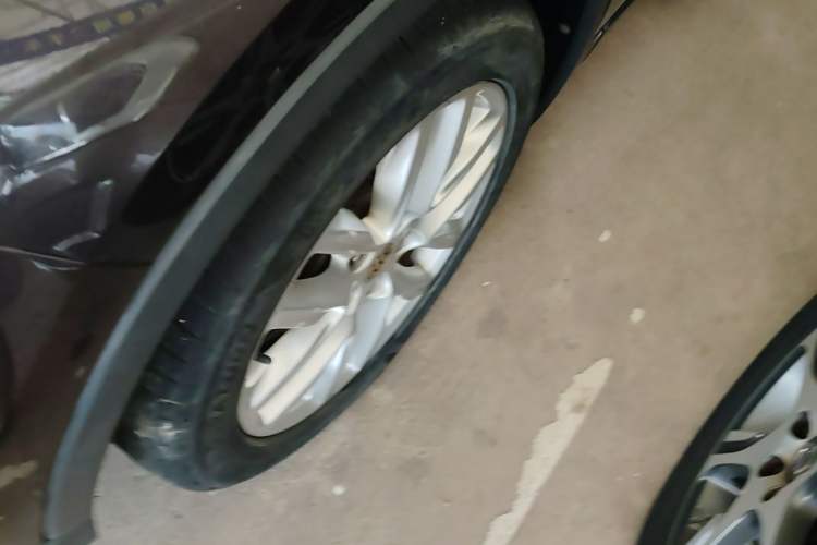 Used Buick Envision 2018 28T Four-Wheel Drive Elite Version Left Front Wheel Hub