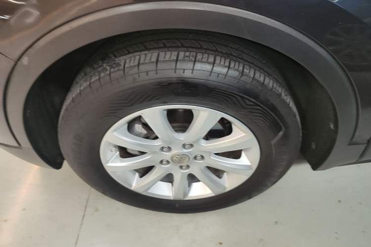 Used Buick Envision 2018 20T Two-Wheel-Drive Elite Model Left Front Wheel Hub