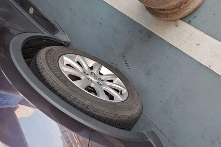 Used Buick Envision 2018 20T Two-Wheel-Drive Elite Model Left Front Wheel Hub
