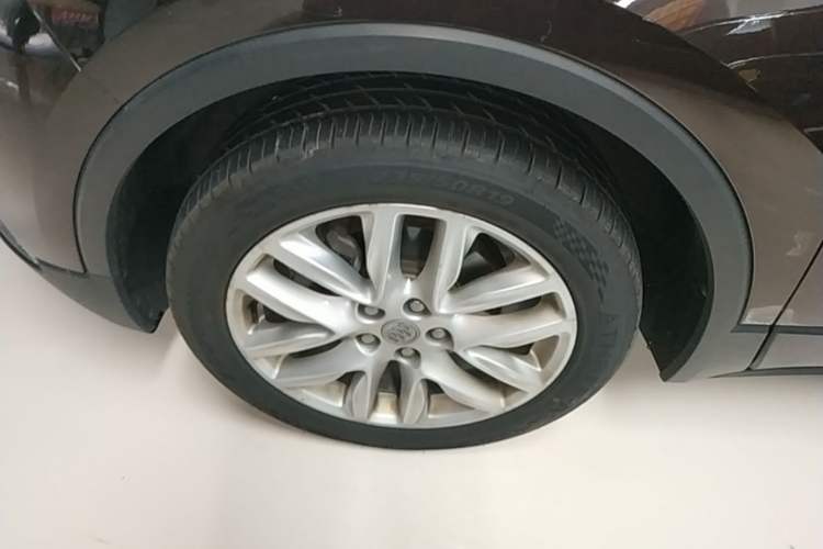 Used Buick Envision 2018 28T Four-Wheel Drive Elite Version Left Front Wheel Hub