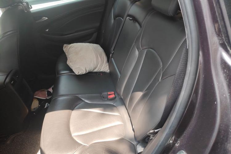 Used Buick Envision 2018 20T Two-Wheel-Drive Elite Model Left Rear Seat