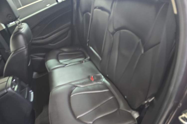 Used Buick Envision 2018 20T Two-Wheel-Drive Elite Model Left Rear Seat