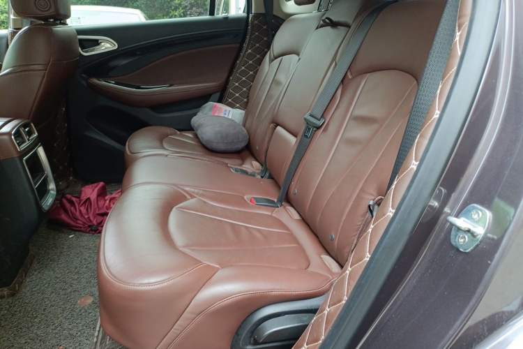 Used Buick Envision 2018 28T Four-Wheel Drive Luxury Model Left Rear Seat