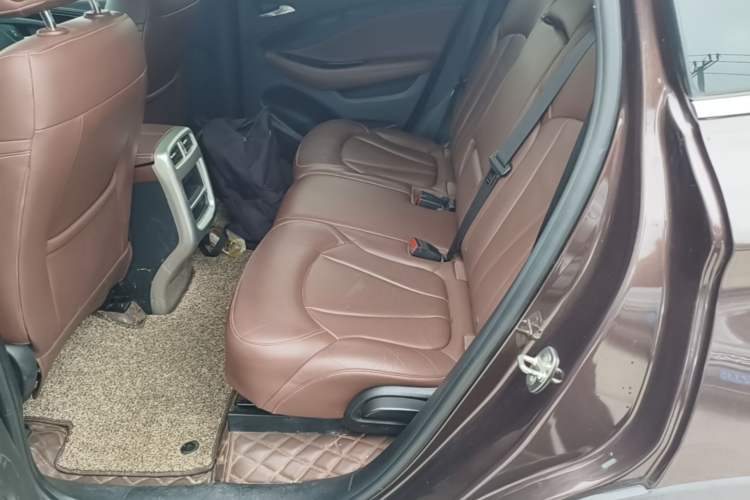 Used Buick Envision 2018 28T Four-Wheel Drive Luxury Model Left Rear Seat
