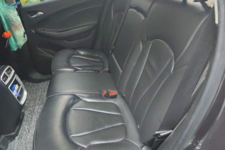 Used Buick Envision 2018 20T Two-Wheel-Drive Elite Model Left Rear Seat