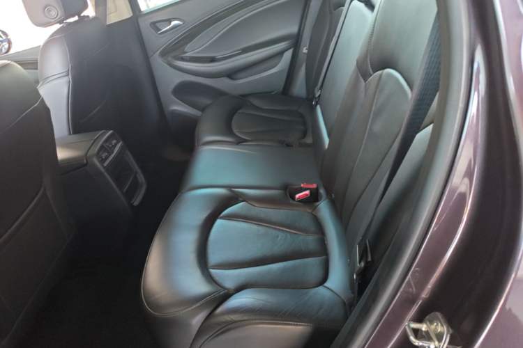 Used Buick Envision 2018 20T Two-Wheel-Drive Elite Model Left Rear Seat