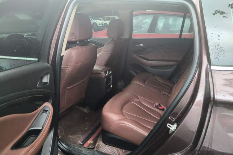 Used Buick Envision 2018 20T Two-Wheel Drive Luxury Model Left Rear Seat