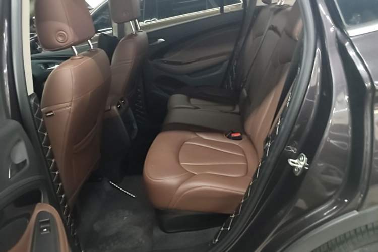 Used Buick Envision 2018 20T Two-Wheel Drive Luxury Model Left Rear Seat