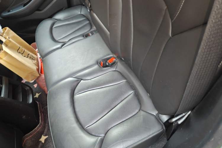 Used Buick Envision 2018 20T Two-Wheel-Drive Elite Model Left Rear Seat