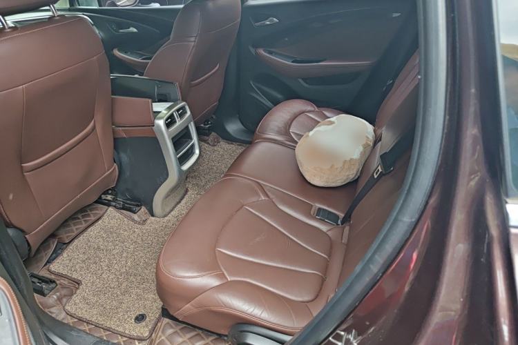 Used Buick Envision 2018 28T Four-Wheel Drive Luxury Model Left Rear Seat
