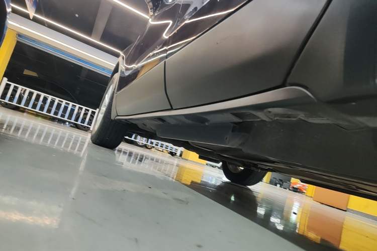 Used Buick Envision 2018 20T Two-Wheel-Drive Elite Model Left Side Sill