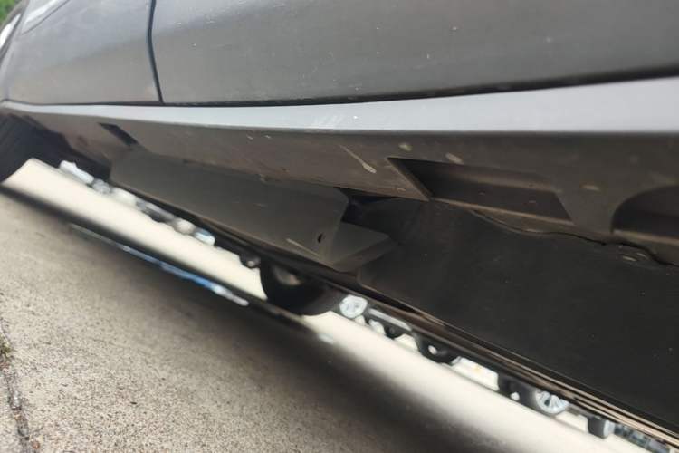 Used Buick Envision 2018 20T Two-Wheel Drive Luxury Model Left Side Sill