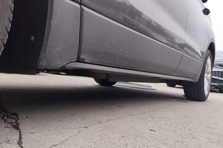 Used Buick Envision 2018 28T Four-Wheel Drive Luxury Model Left Side Sill