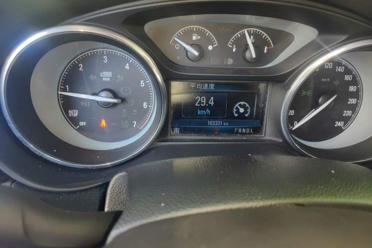 Used Buick Envision 2018 20T Two-Wheel Drive Luxury Model Odometer Close Up
