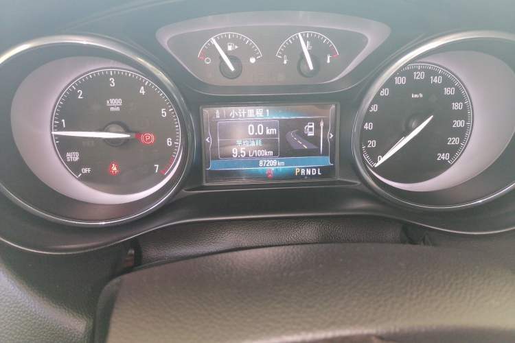 Used Buick Envision 2018 20T Two-Wheel-Drive Leading Model Odometer Close Up