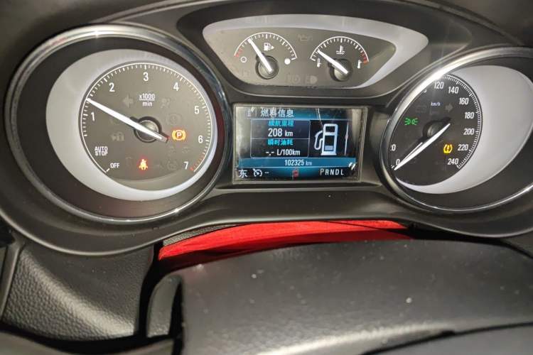 Used Buick Envision 2018 28T Four-Wheel Drive Elite Version Odometer Close Up