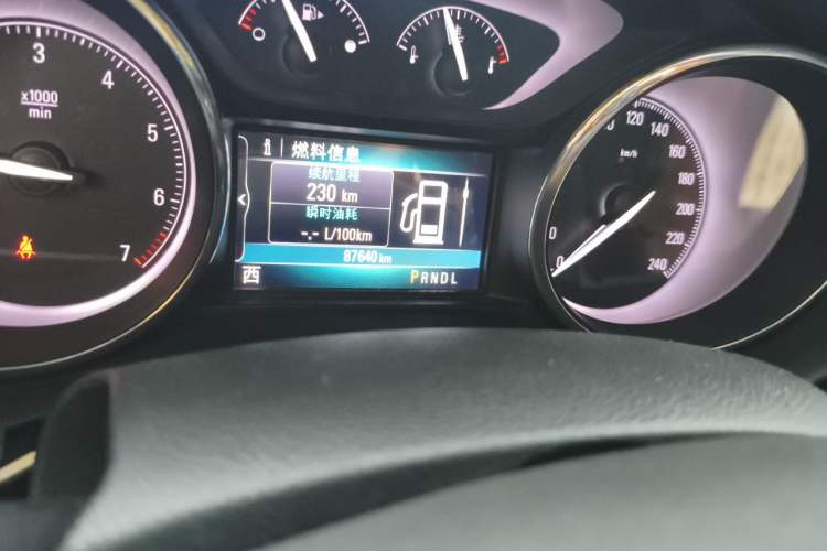 Used Buick Envision 2018 20T Two-Wheel Drive Luxury Model Odometer Close Up
