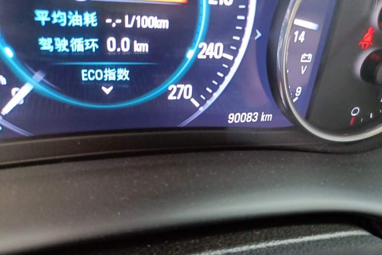 Used Buick Envision 2018 28T Four-Wheel Drive Luxury Model Odometer Close Up