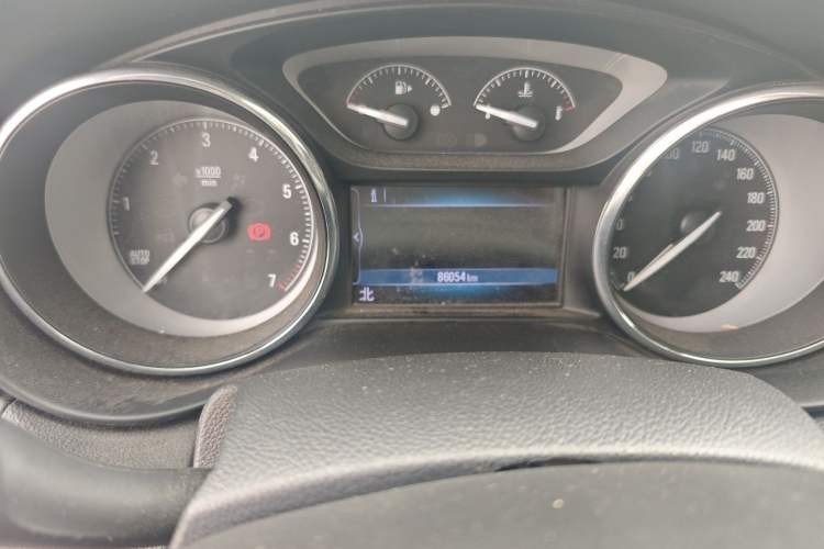 Used Buick Envision 2018 20T Two-Wheel Drive Luxury Model Odometer Close Up