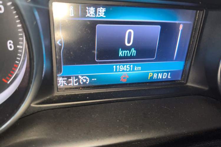Used Buick Envision 2018 20T Two-Wheel Drive Luxury Model Odometer Close Up