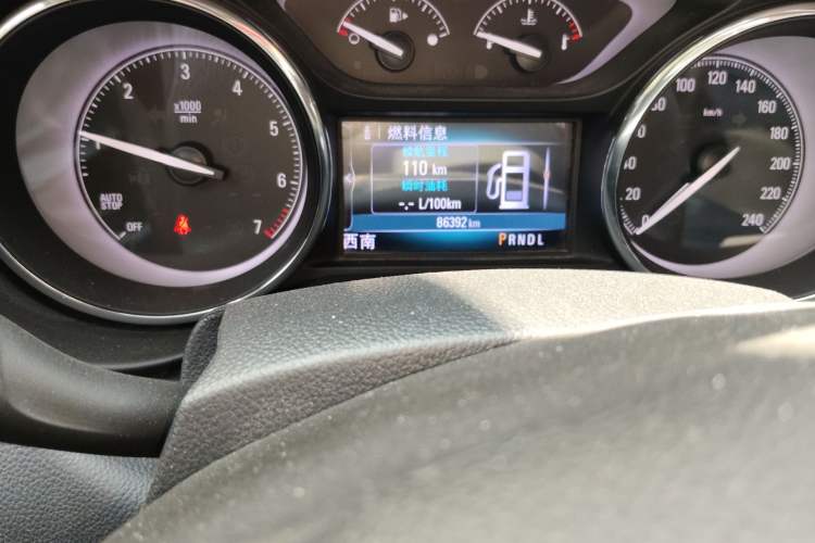 Used Buick Envision 2018 20T Two-Wheel Drive Luxury Model Odometer Close Up