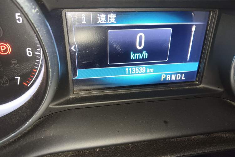 Used Buick Envision 2018 20T Two-Wheel-Drive Leading Model Odometer Close Up