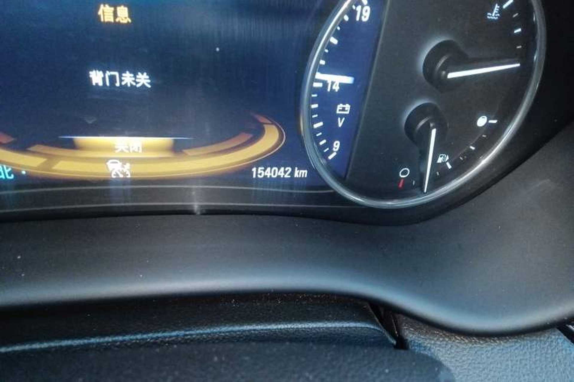 Used Buick Envision 2018 28T Four-Wheel Drive Luxury Model Odometer Close Up