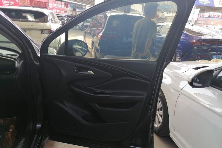 Used Buick Envision 2018 20T Two-Wheel-Drive Leading Model Right Front Door Interior