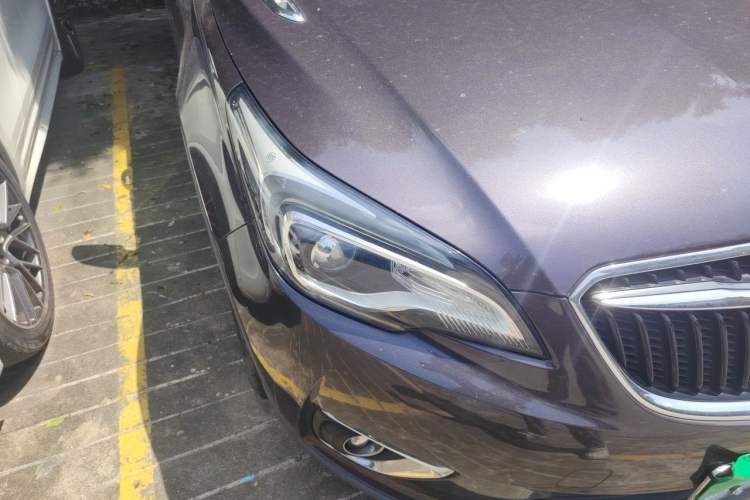 Used Buick Envision 2018 20T Two-Wheel-Drive Elite Model Right Front Headlight